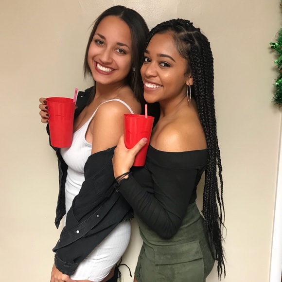 Meet your Posher, Lauren - Picture 5 of 7